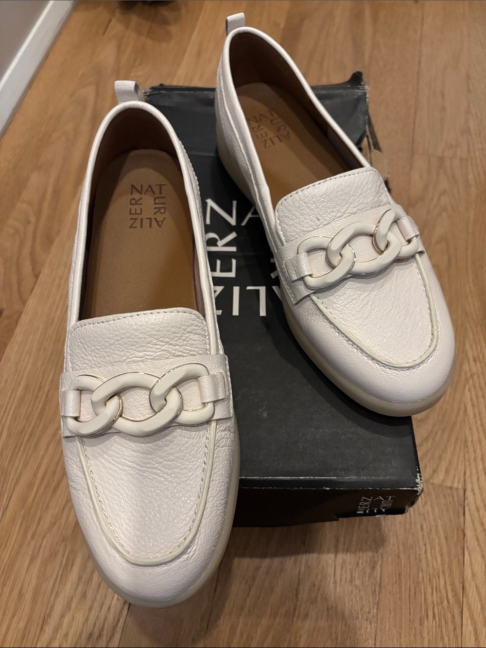 Naturalizer Cream Leather Chain-Link Loafers